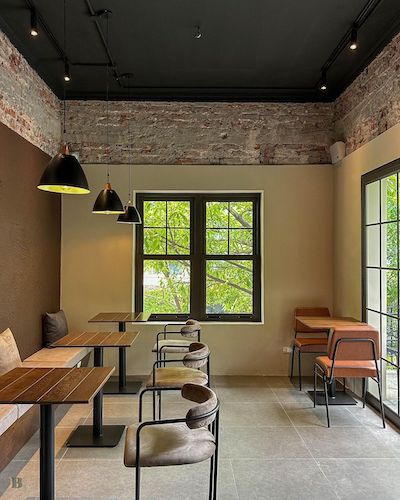 HOW café
